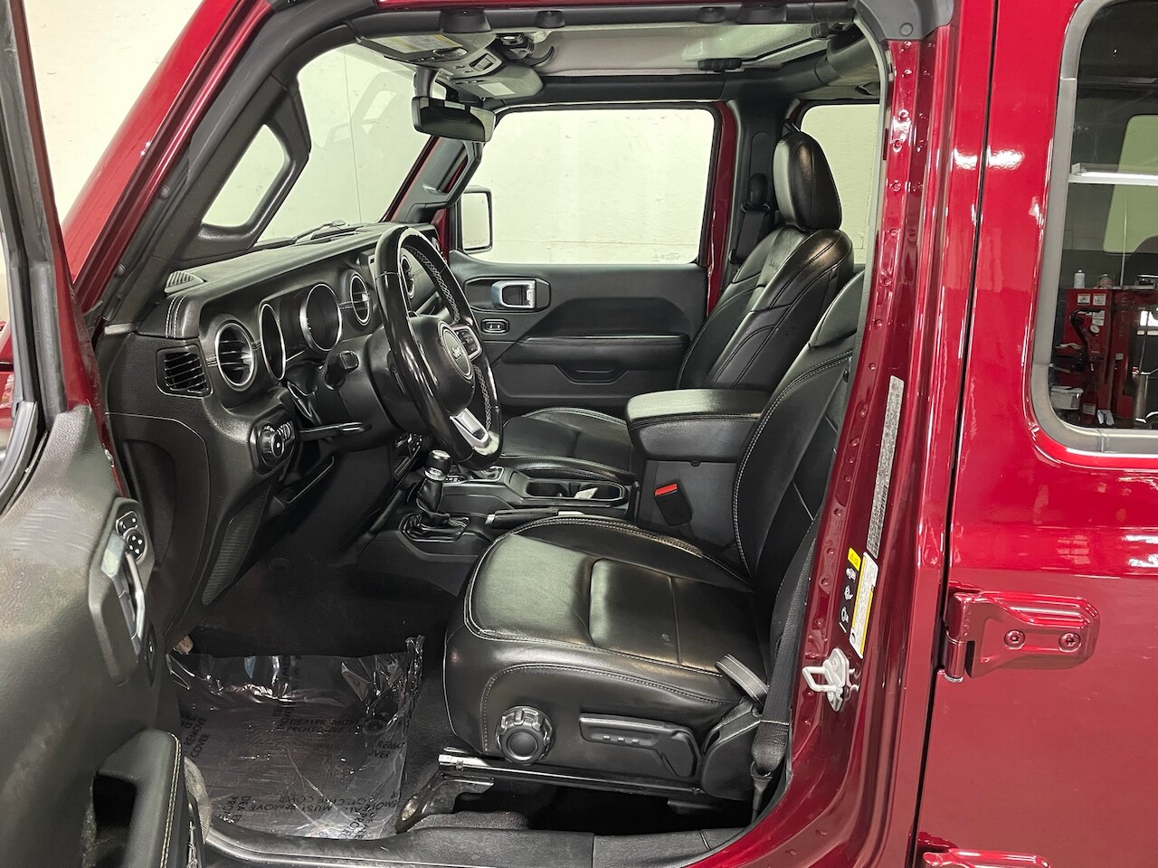 2022 Jeep Wrangler Unlimited Sahara photo 3