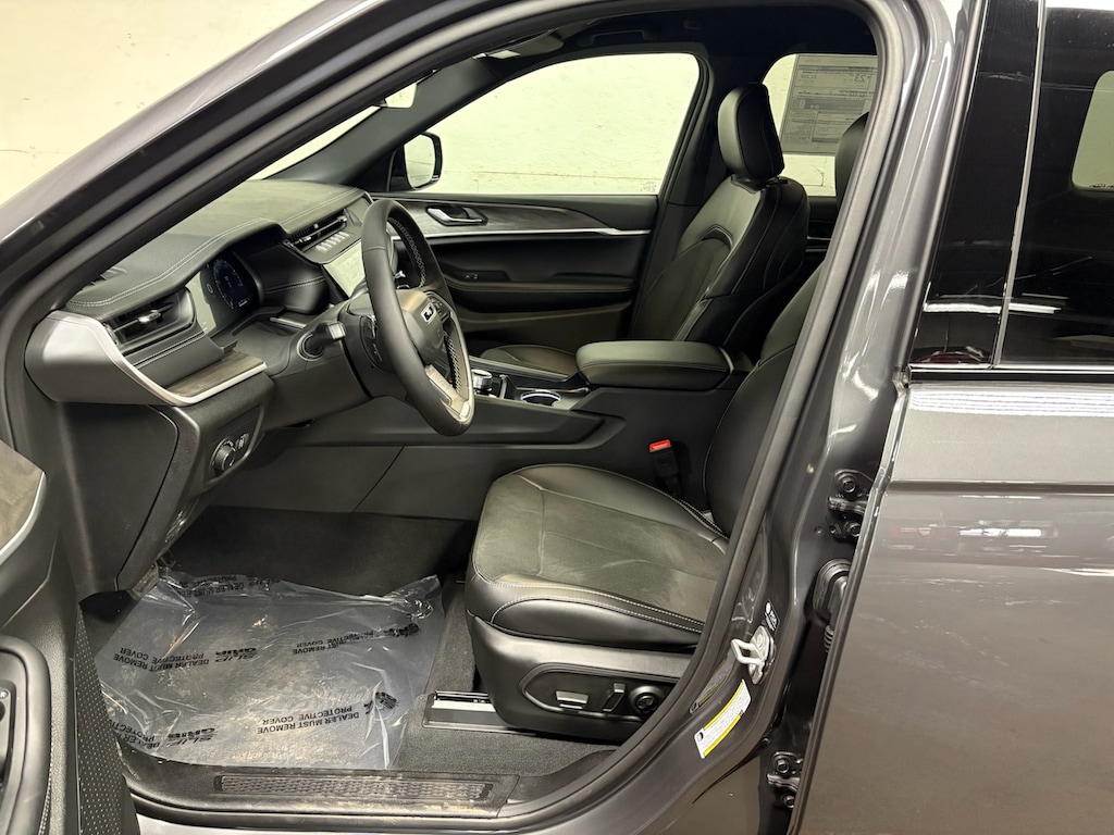 New 2026 Jeep Grand Cherokee LAREDO ALTITUDE 4X4 Sport Utility