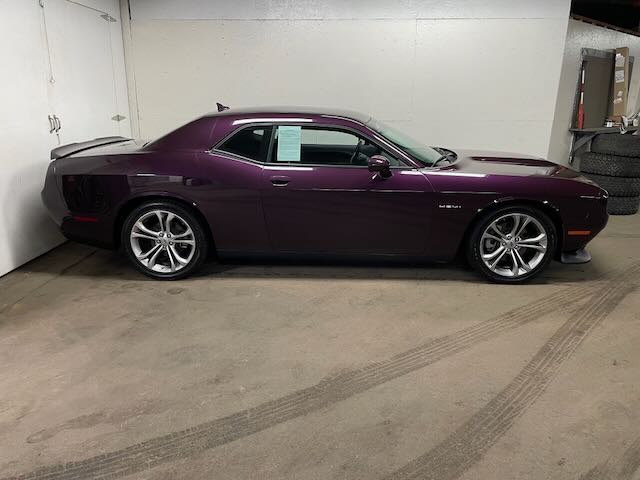 2022 Dodge Challenger R/T photo 4