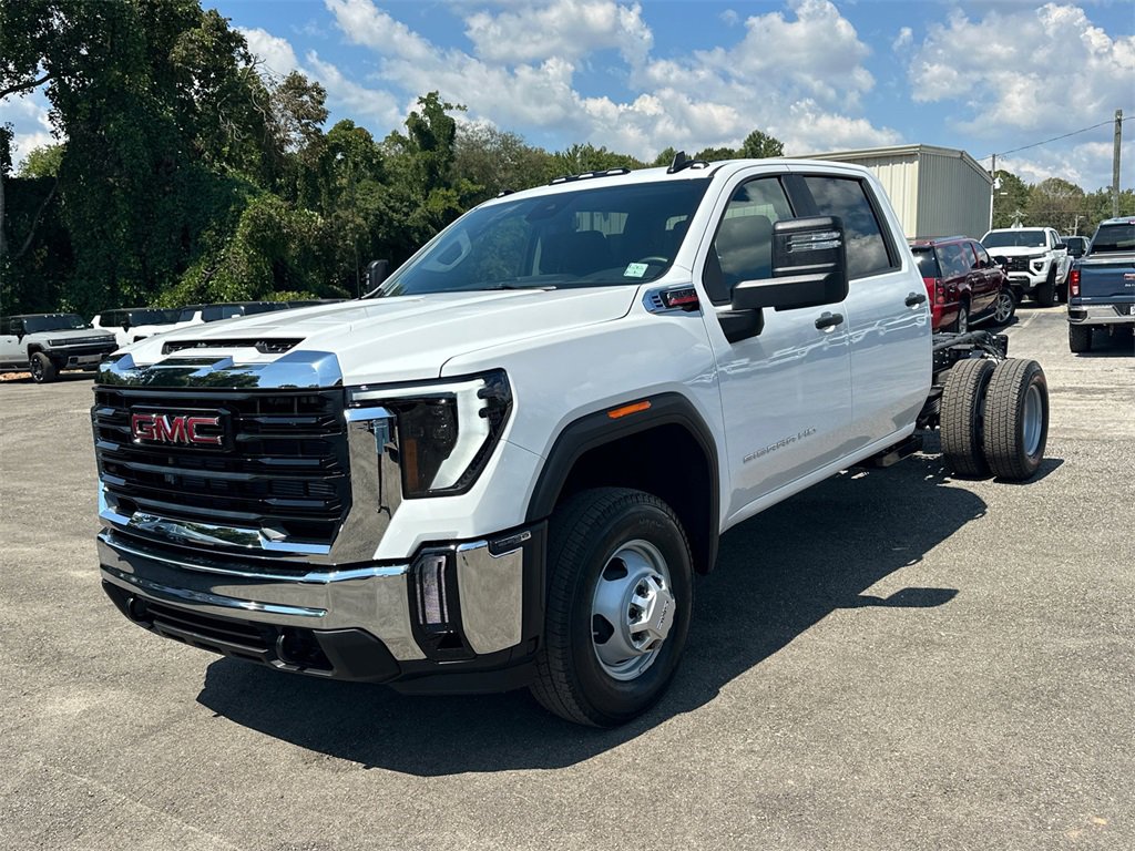 2026 Gmc Sierra 3500 HD Pro photo 2
