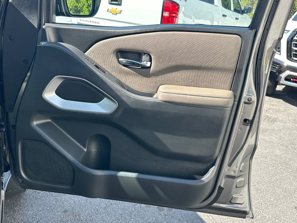 2022 Nissan Frontier SV - Photo 15