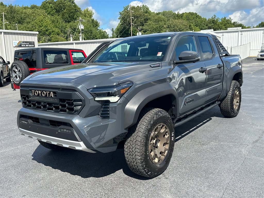 2024 Toyota Tacoma TRD Sport photo 2