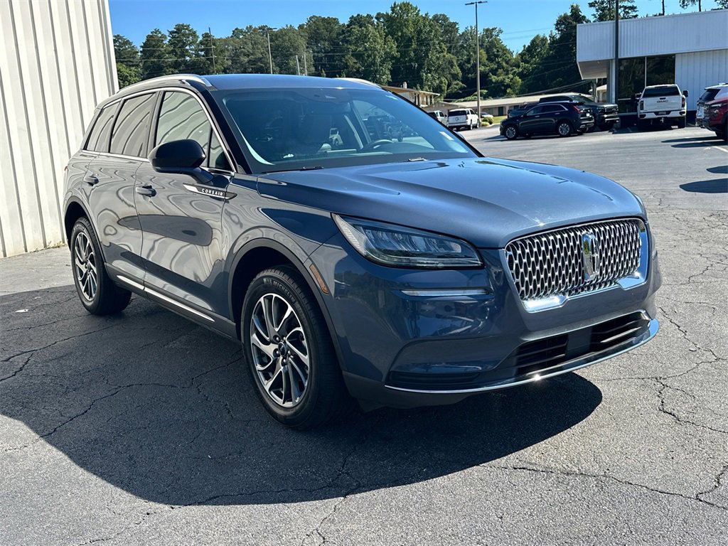 2022 Lincoln Corsair Standard photo 4