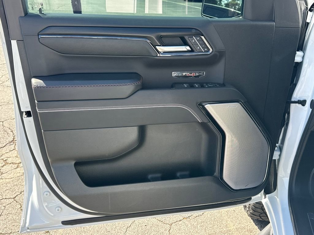 2025 GMC Sierra 1500 AT4X - Photo 11