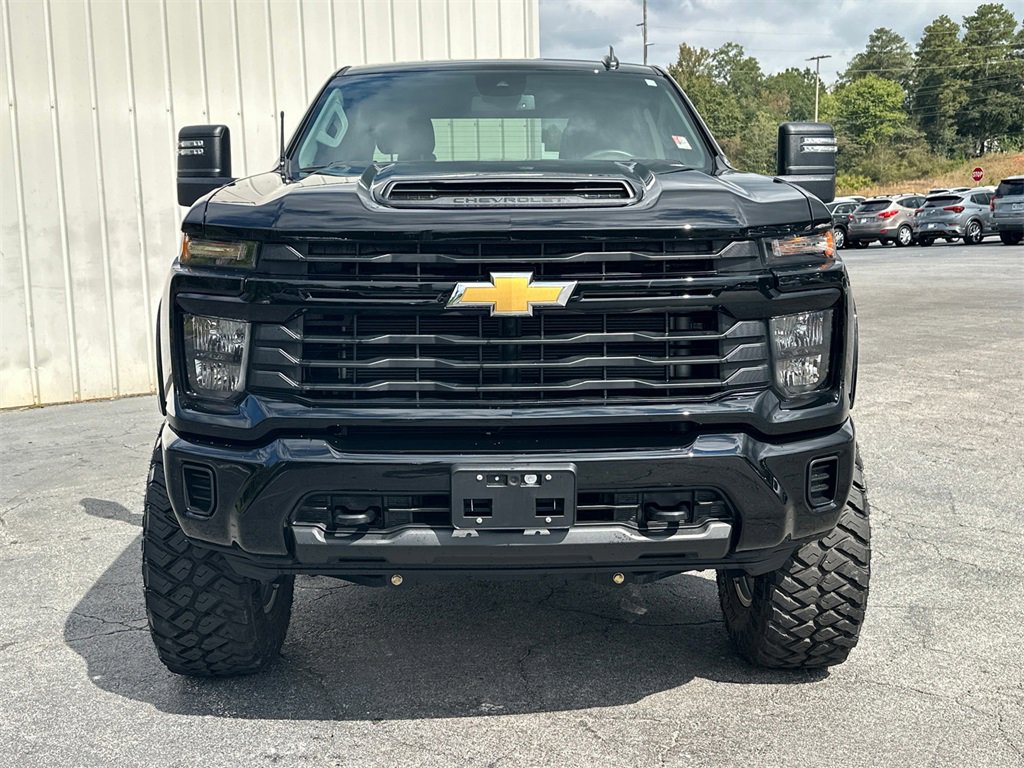 2024 Chevrolet Silverado 2500HD Custom photo 3