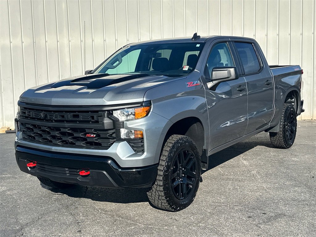 2025 Chevrolet Silverado 1500 Custom Trail Boss photo 2