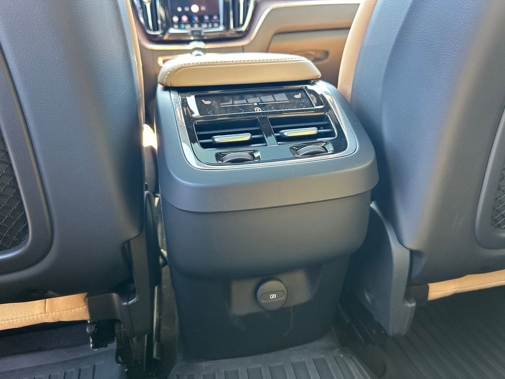 2024 Volvo XC60 Ultimate - Photo 23