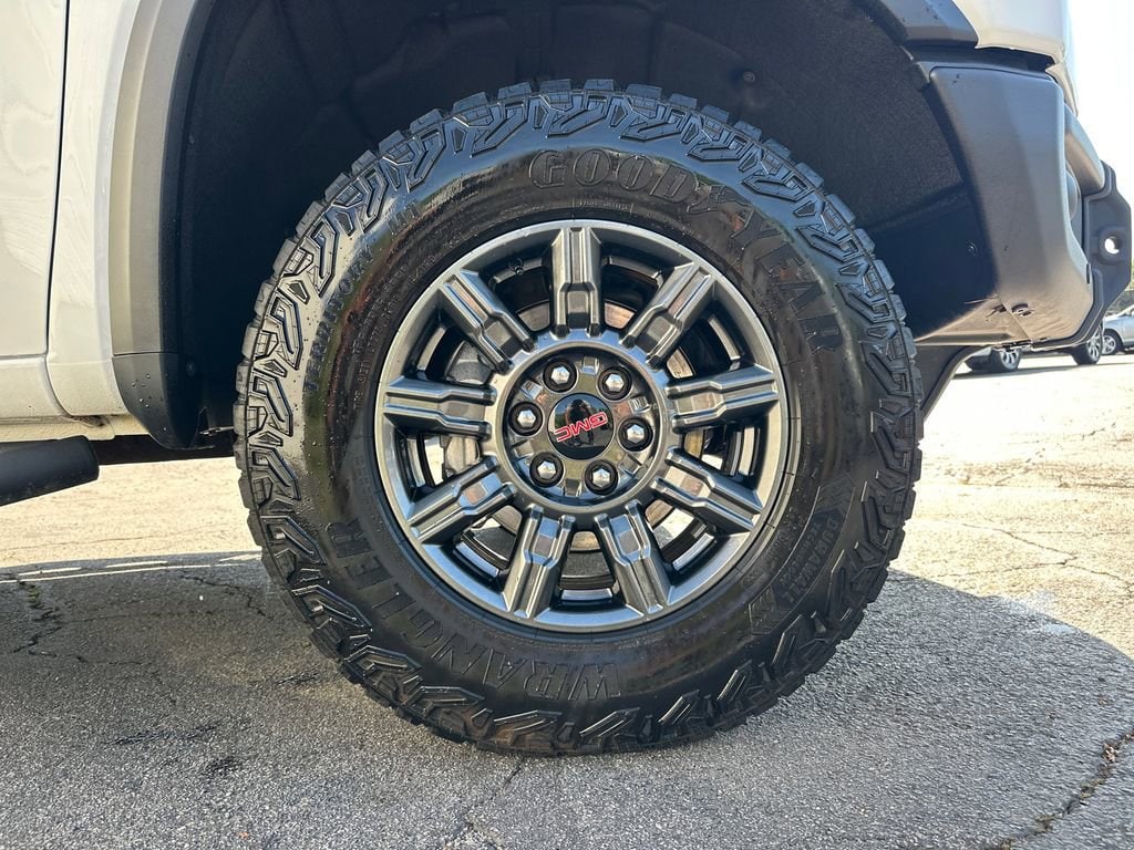 2025 GMC Sierra 1500 AT4X - Photo 13
