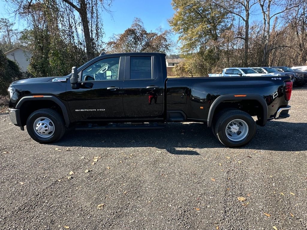 2026 GMC Sierra 3500HD Pro - Photo 9