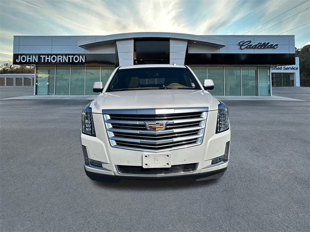 2019 Cadillac Escalade Platinum photo 2
