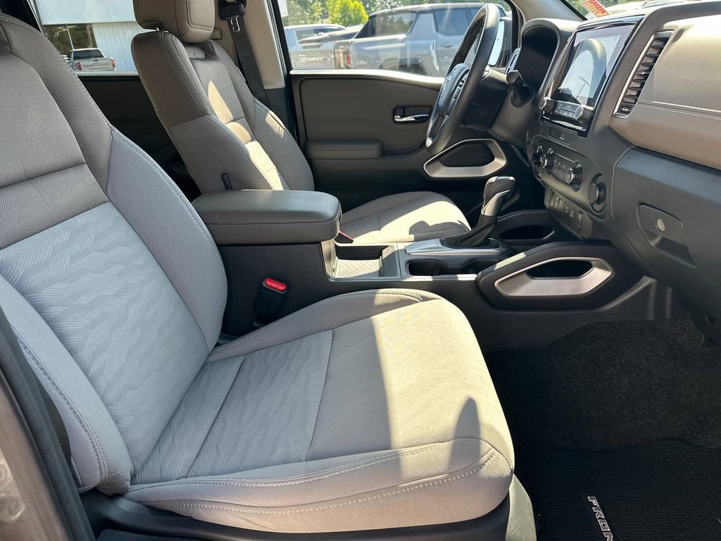 2022 Nissan Frontier SV - Photo 14