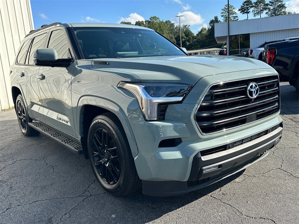 2024 Toyota Sequoia SR5 photo 4