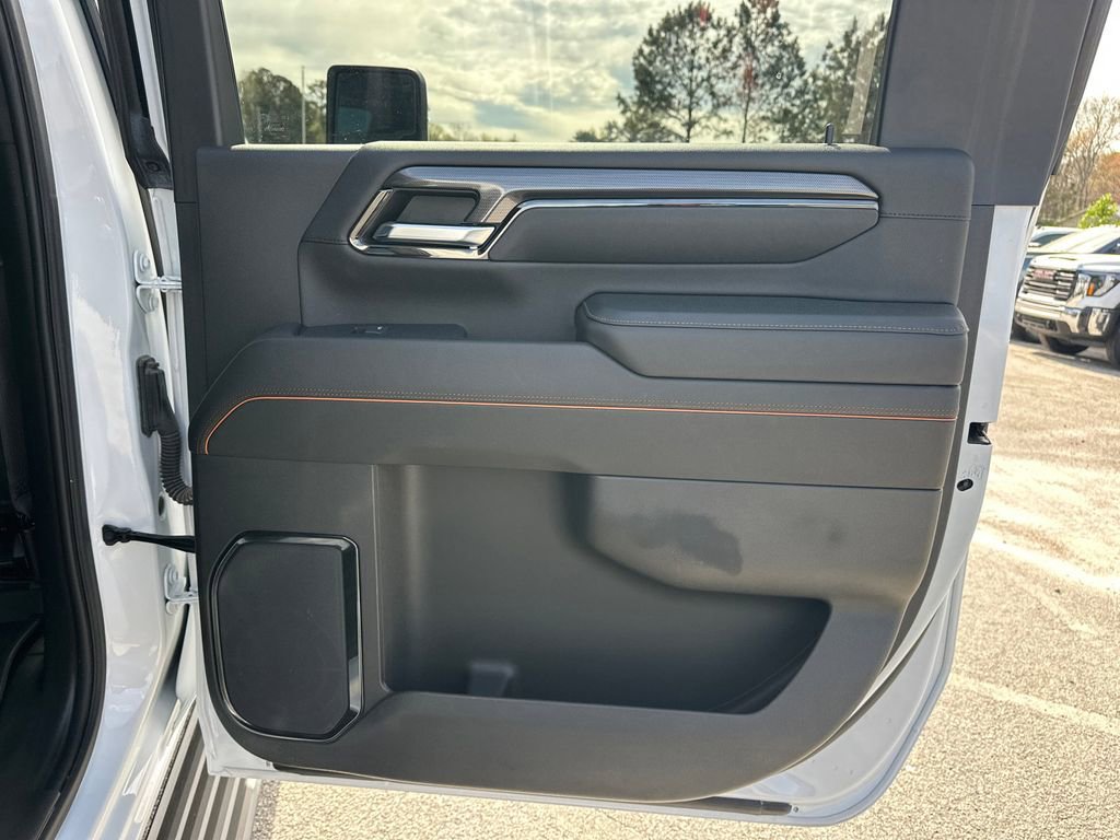 2024 GMC Sierra 2500HD AT4 - Photo 17