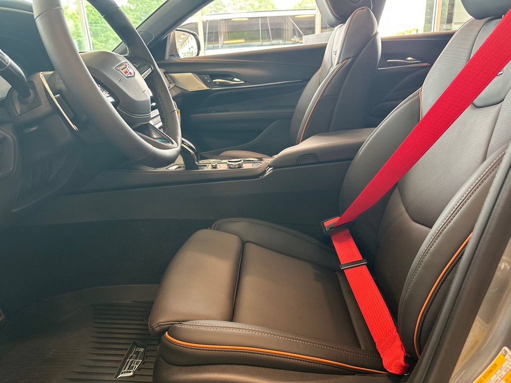 2026 Cadillac CT4 V-Series - Photo 9