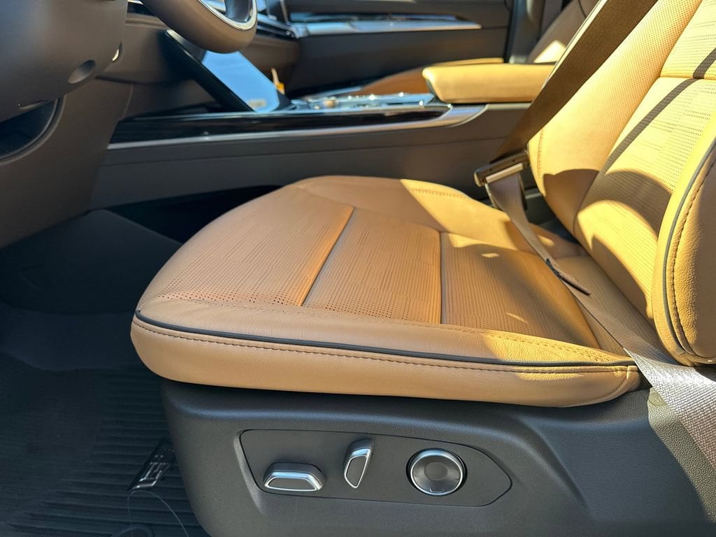 2026 Cadillac Escalade ESV Luxury - Photo 9