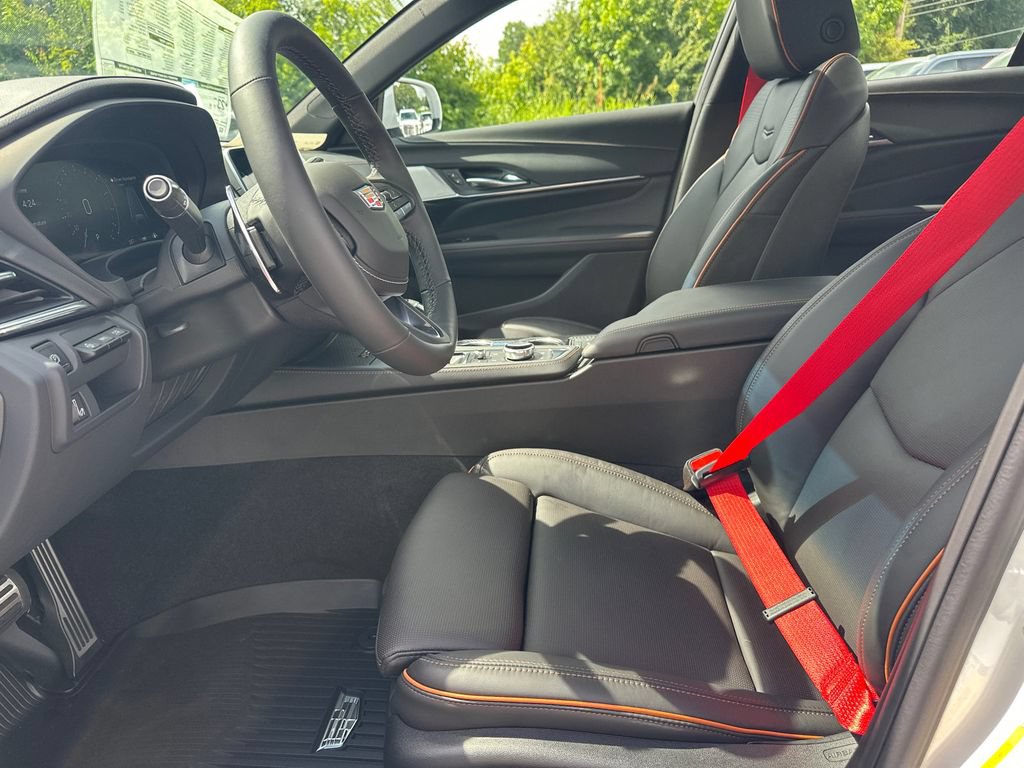 2026 Cadillac CT4 V-Series - Photo 9