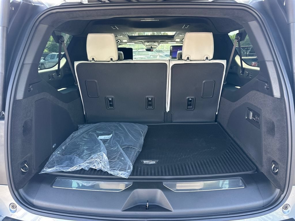 2026 Cadillac Escalade ESV Platinum Luxury - Photo 18