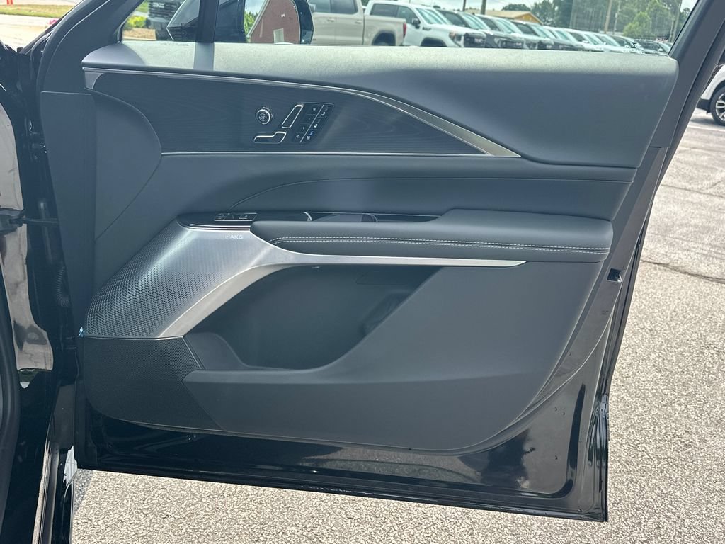 2026 Cadillac LYRIQ V - Photo 14
