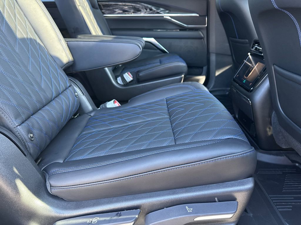 2026 Cadillac Escalade IQ Sport - Photo 15