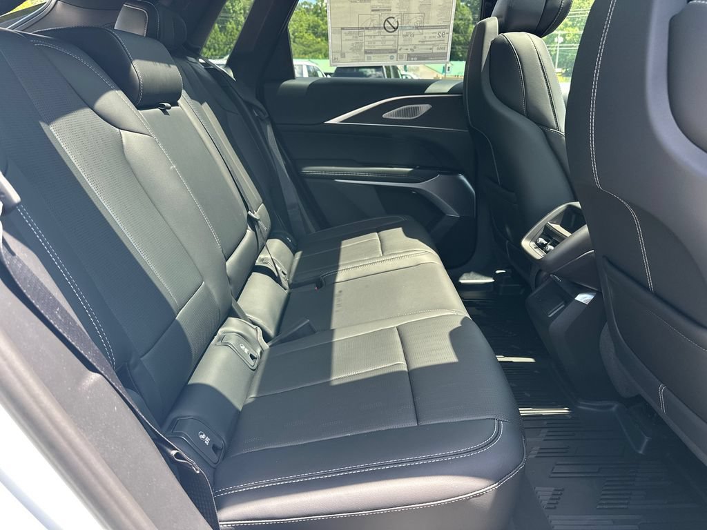 2026 Cadillac LYRIQ Premium Sport - Photo 15