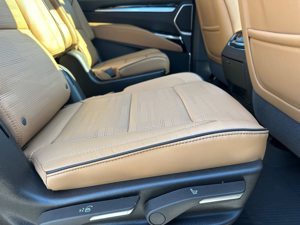 2026 Cadillac Escalade ESV Luxury - Photo 15
