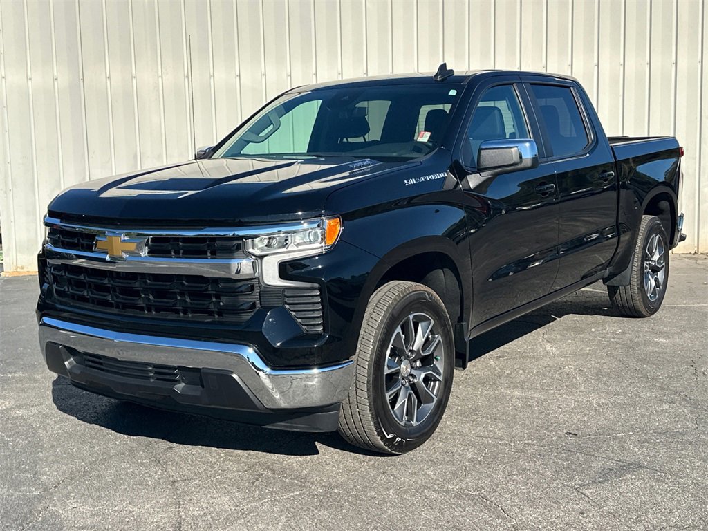 2024 Chevrolet Silverado 1500 LT photo 2