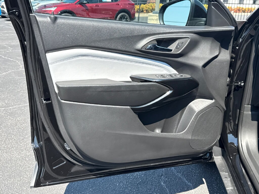 2026 Chevrolet Trax LT - Photo 11