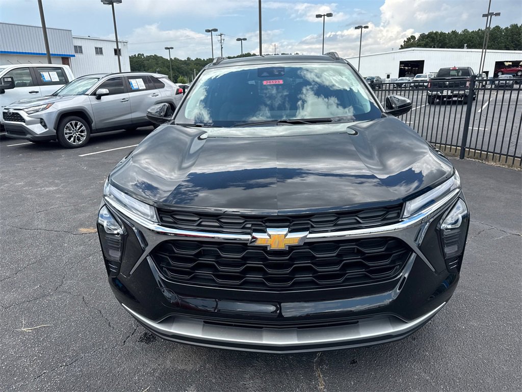 2026 Chevrolet Trax LT photo 2