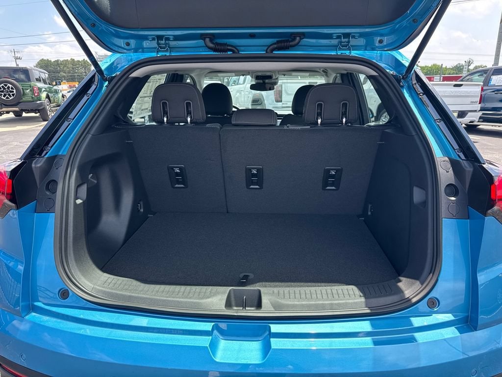 2027 Chevrolet Bolt LT - Photo 19