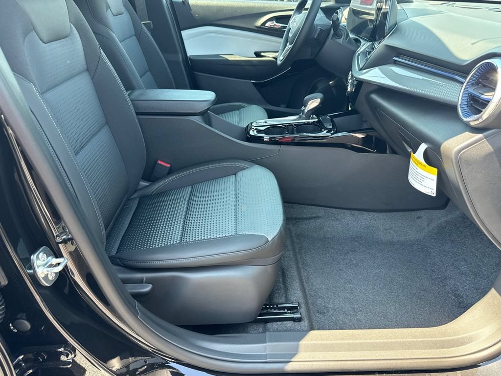 2026 Chevrolet Trax LT - Photo 14
