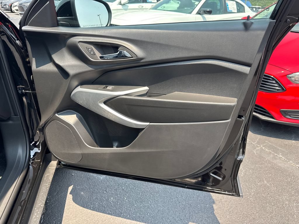 2026 Chevrolet Trax RS - Photo 14