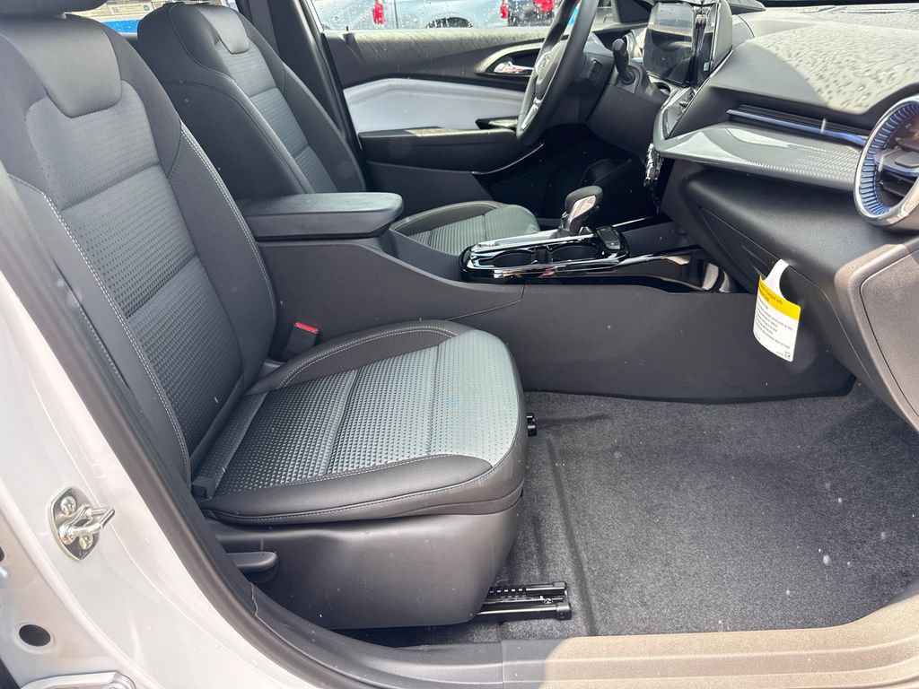 2026 Chevrolet Trax LT - Photo 14