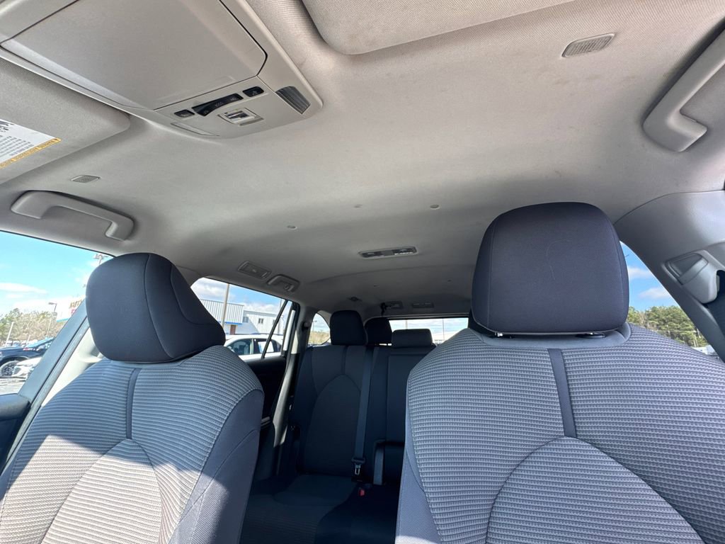 2023 Toyota Highlander LE - Photo 33