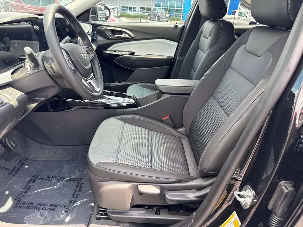 2026 Chevrolet Trax LT - Photo 10