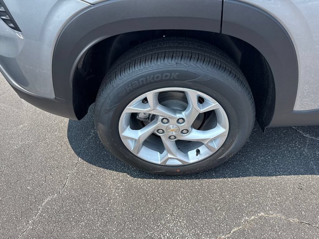2026 Chevrolet Trax LS - Photo 18