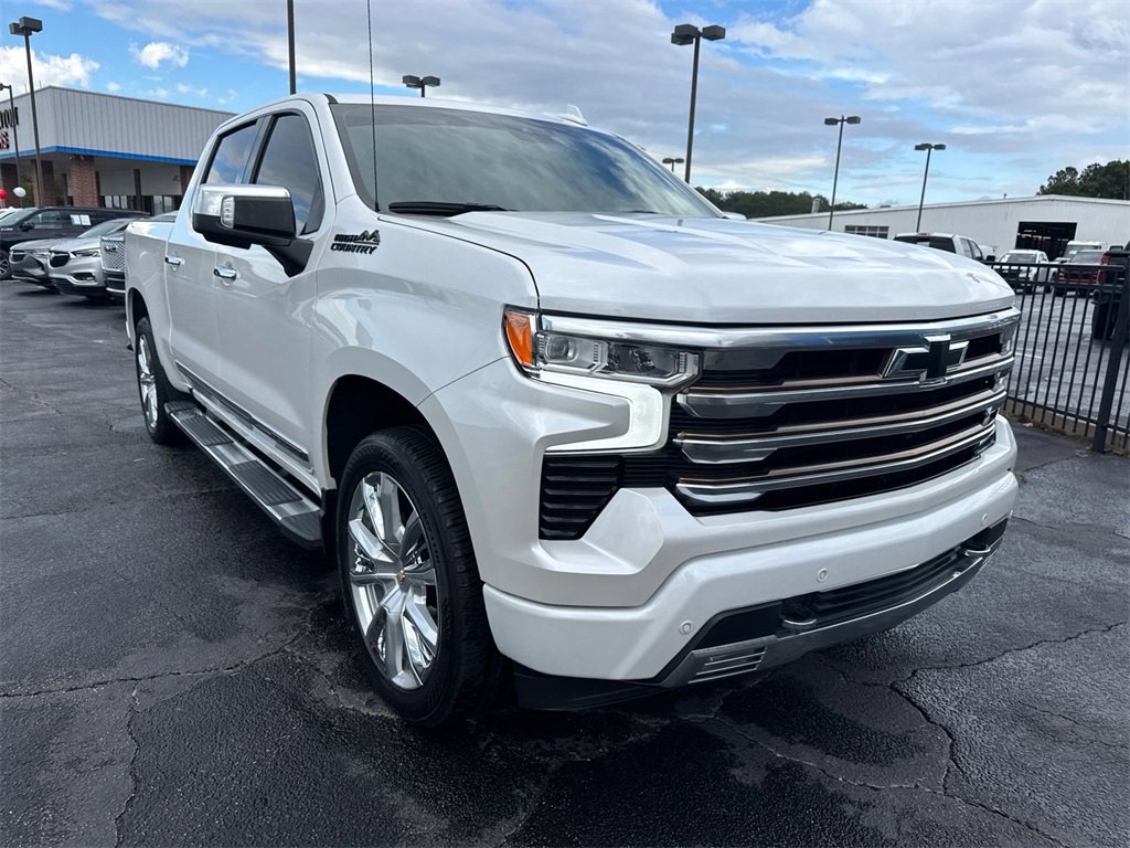 2022 Chevrolet Silverado 1500 High Country photo 3