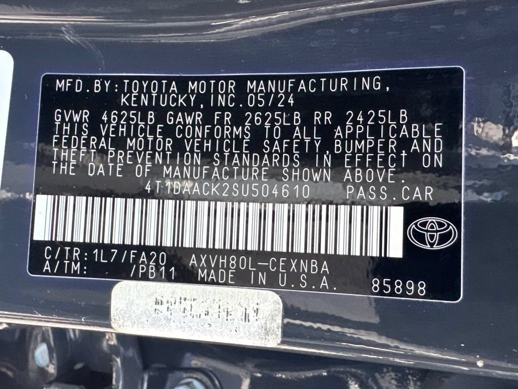 2025 Toyota Camry LE - Photo 32