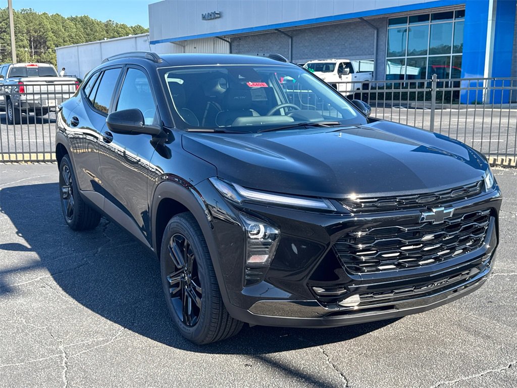 2026 Chevrolet Trax ACTIV photo 2