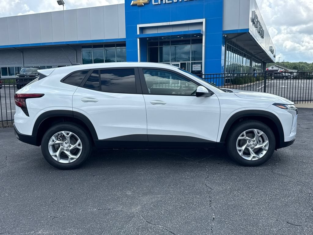 2026 Chevrolet Trax LS - Photo 5