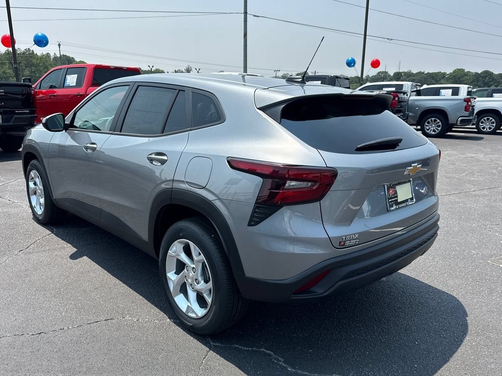 2026 Chevrolet Trax LS - Photo 8