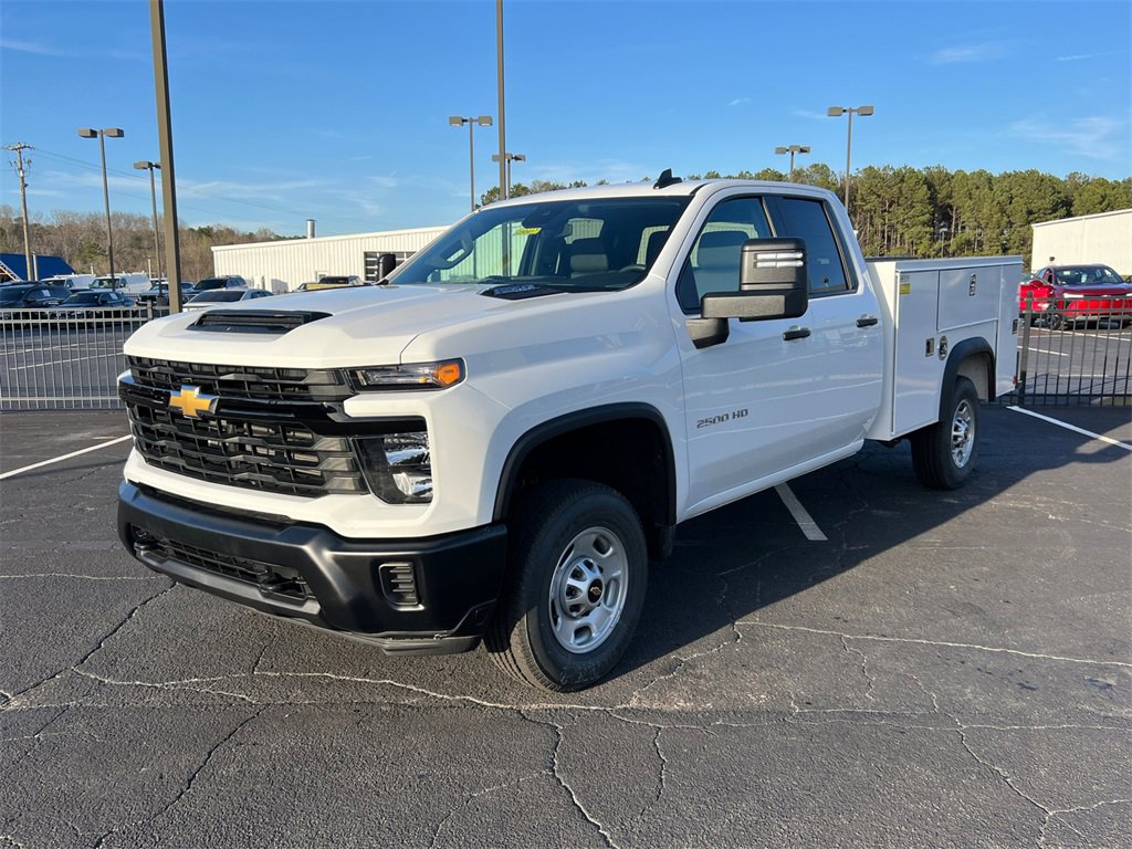 2025 Chevrolet Silverado 2500HD photo 2