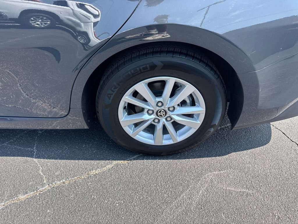 2025 Toyota Camry LE - Photo 20