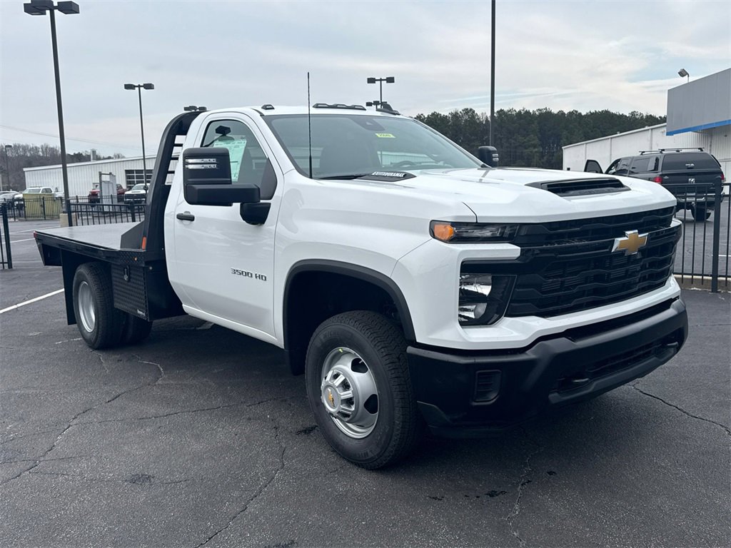 2025 Chevrolet Silverado 3500HD Work Truck photo 4