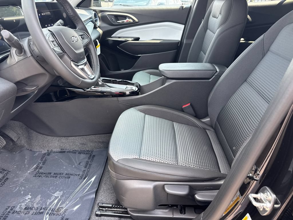 2026 Chevrolet Trax LT - Photo 10