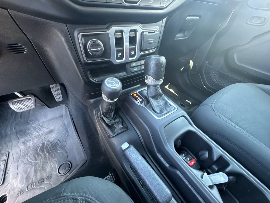 2021 Jeep Wrangler Willys - Photo 24