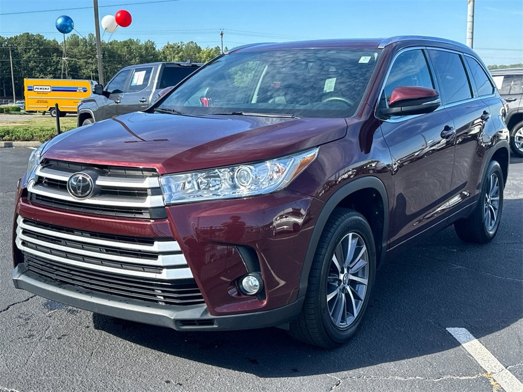 Used 2017 Toyota Highlander XLE with VIN 5TDKZRFH6HS219957 for sale in Lithia Springs, GA