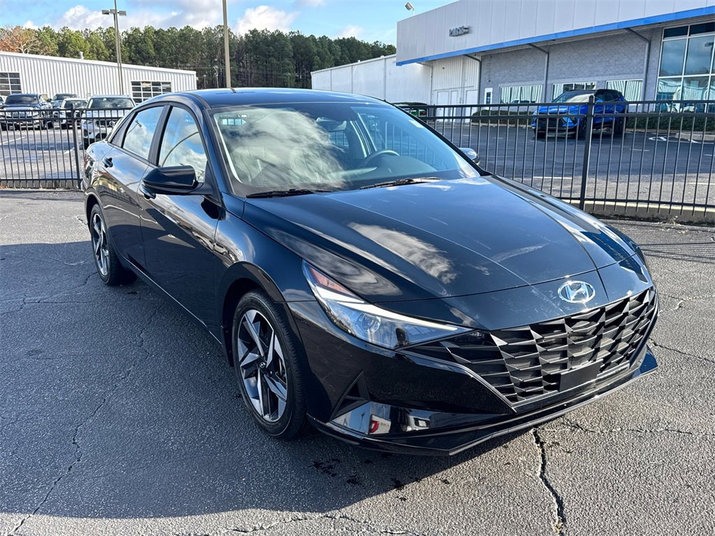 2023 Hyundai Elantra SEL photo 4