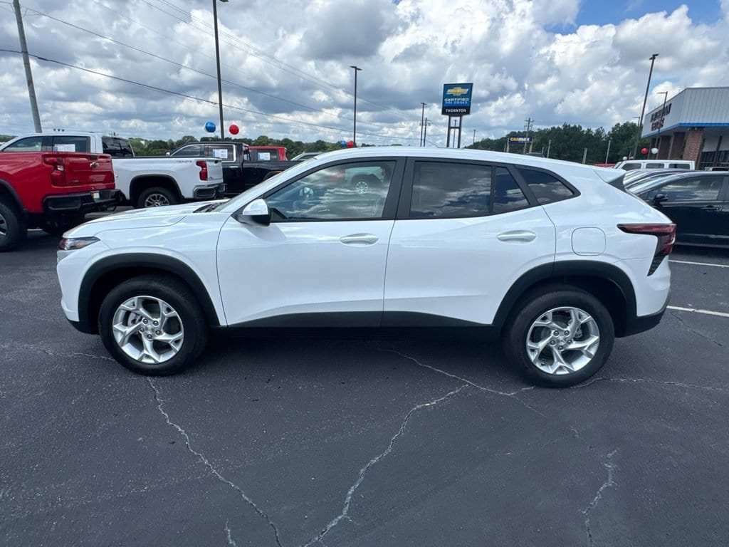 2026 Chevrolet Trax LS - Photo 9