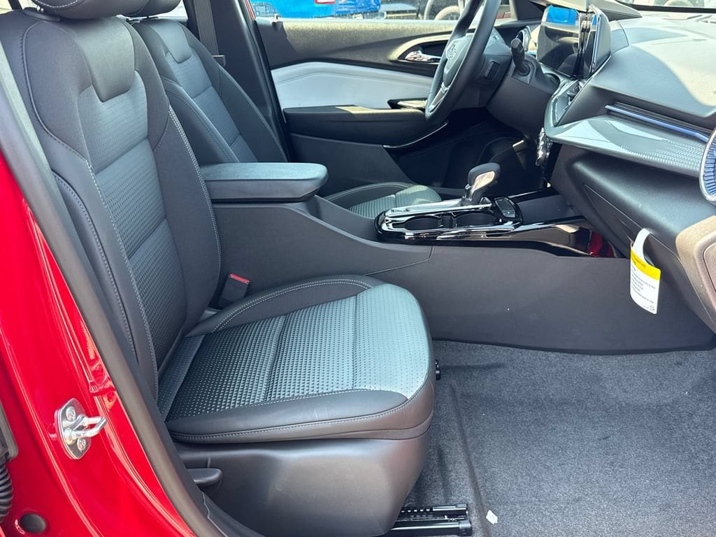 2026 Chevrolet Trax LT - Photo 14