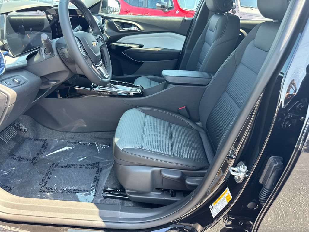 2026 Chevrolet Trax LT - Photo 10